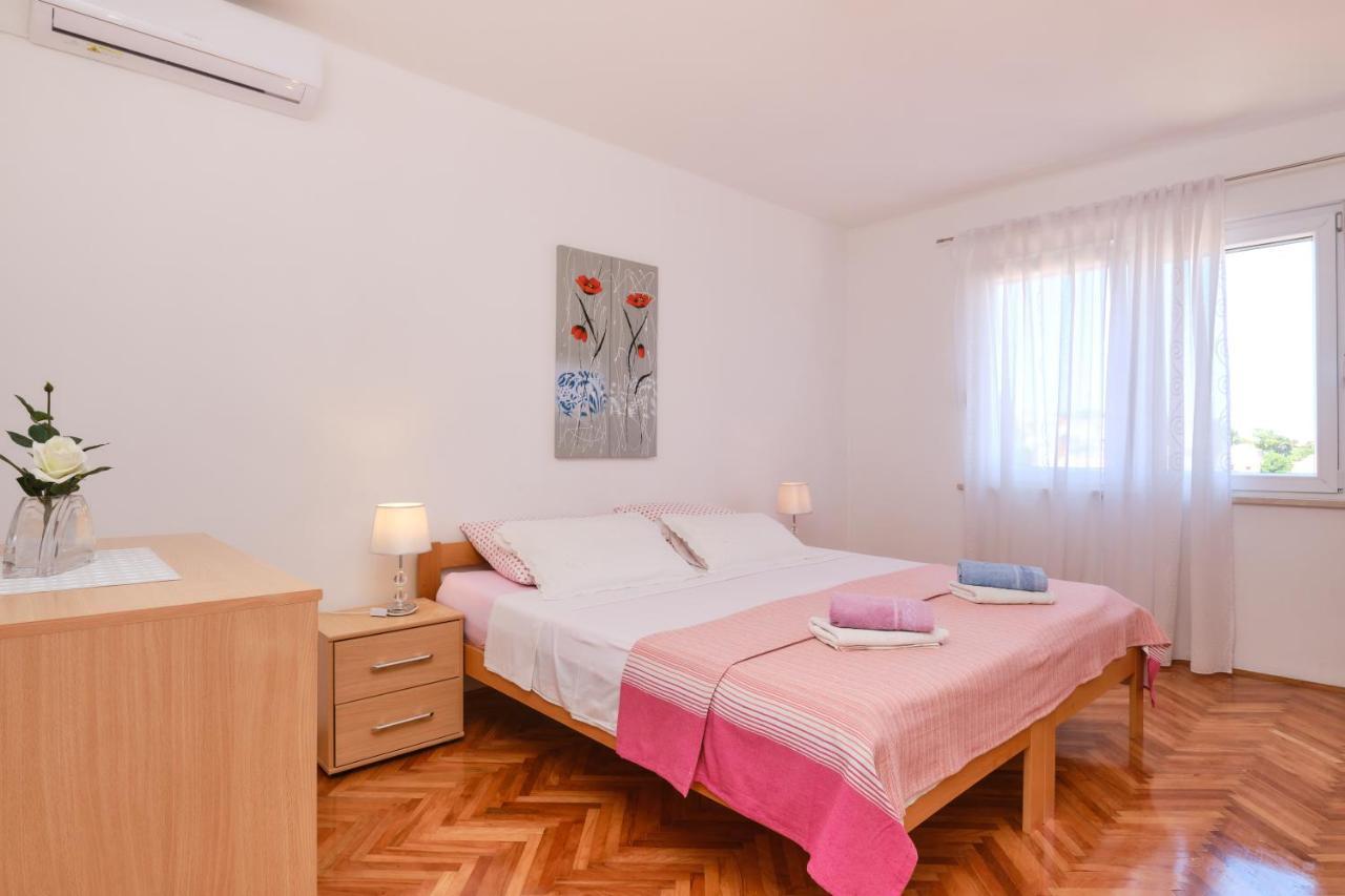 Sea View Apartment Sandra In 말리로시니 외부 사진