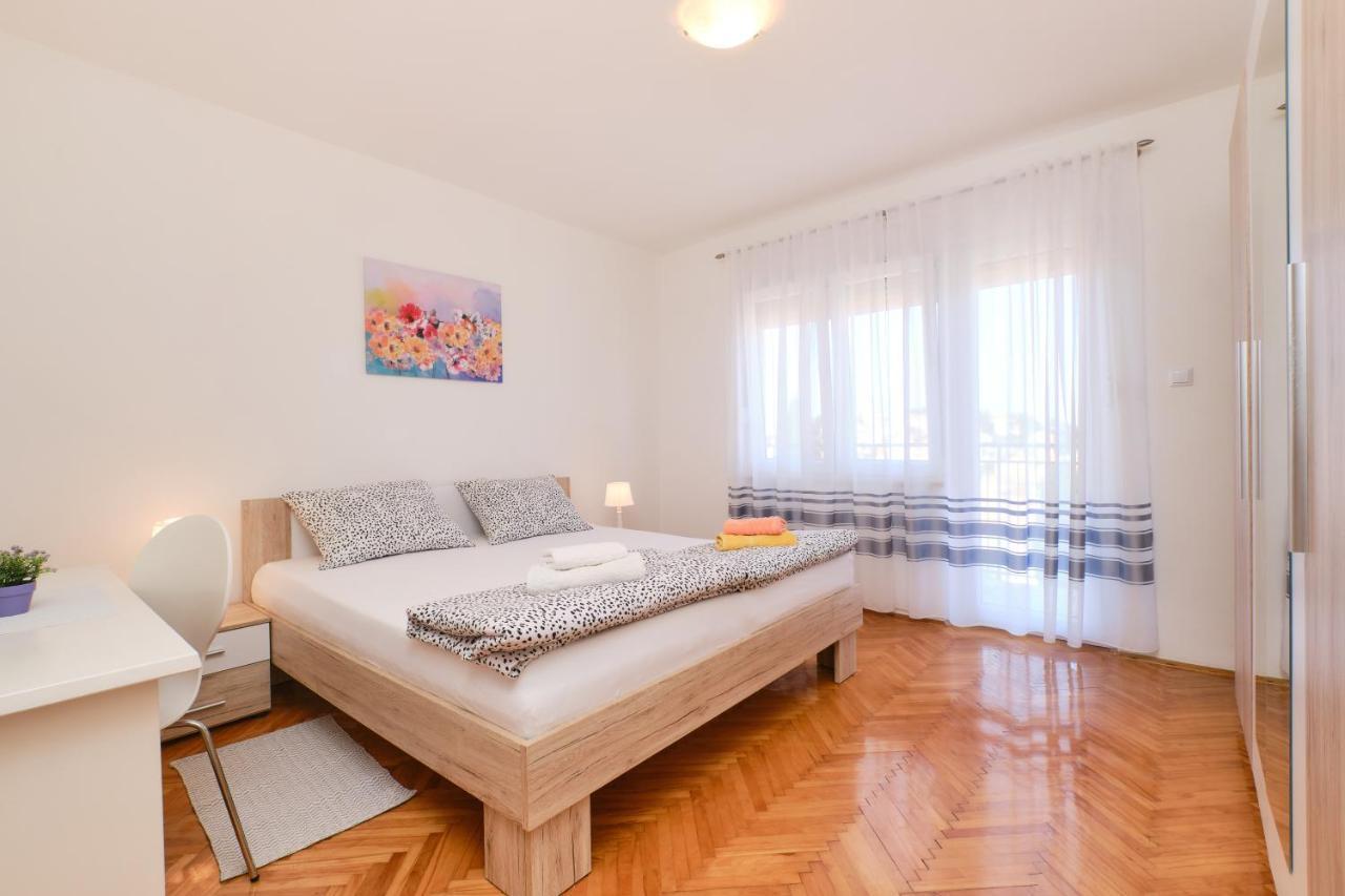 Sea View Apartment Sandra In 말리로시니 외부 사진